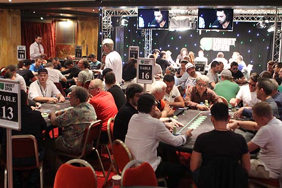 Ange besnainou poker