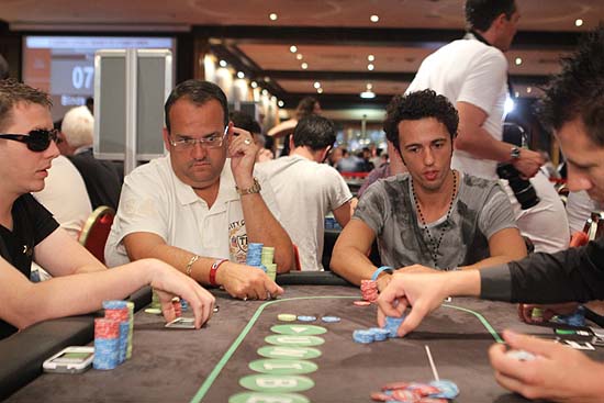 Ange besnainou poker